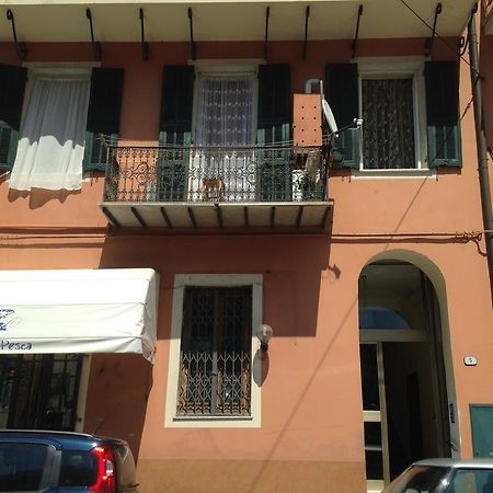 Casa Vacanza "Marina San Giuseppe" Apartment Ventimiglia Luaran gambar