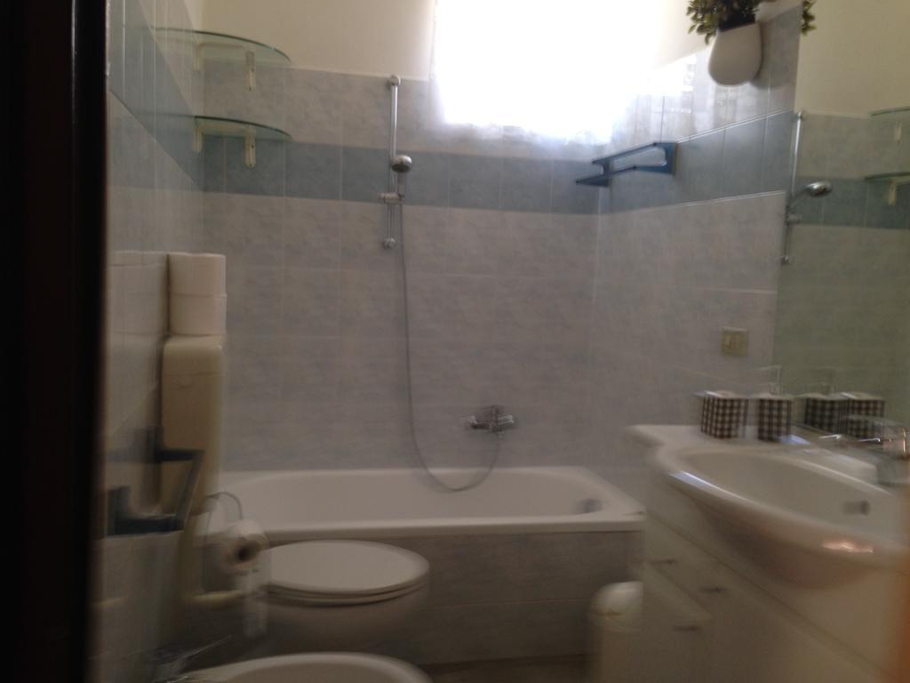 Casa Vacanza "Marina San Giuseppe" Apartment Ventimiglia Luaran gambar