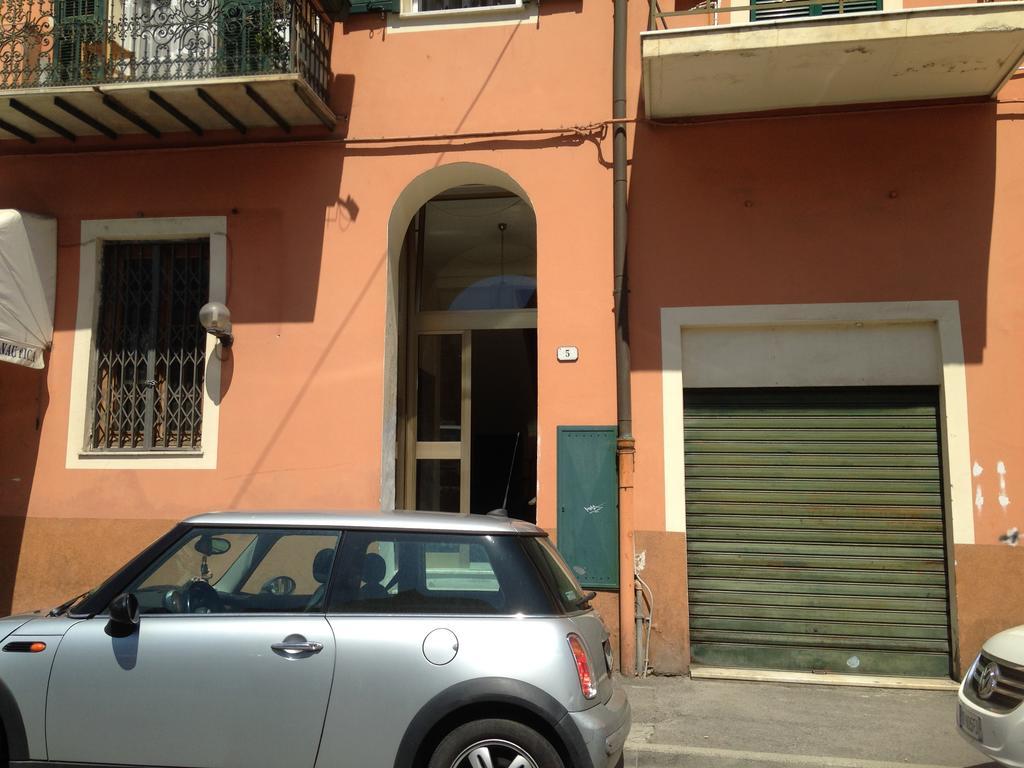 Casa Vacanza "Marina San Giuseppe" Apartment Ventimiglia Luaran gambar